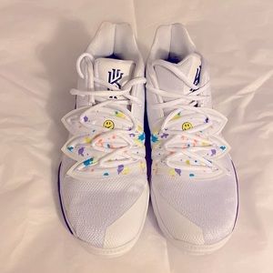 Nike Kyrie 5 'Have A Nike Day' Basketball Shoes 6.5Y EUC